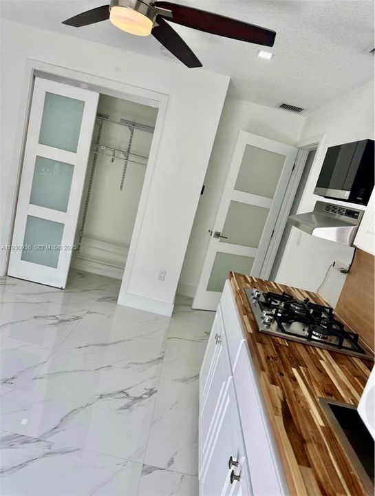 待售: $1,099,000 (4 贝兹, 2 浴室, 1716 平方英尺)