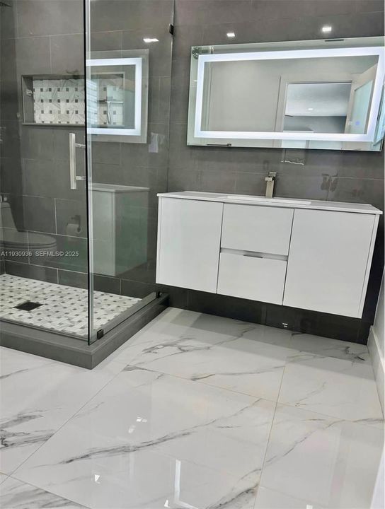 待售: $1,099,000 (4 贝兹, 2 浴室, 1716 平方英尺)