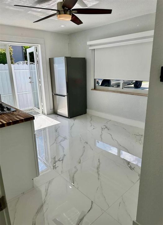 待售: $1,099,000 (4 贝兹, 2 浴室, 1716 平方英尺)