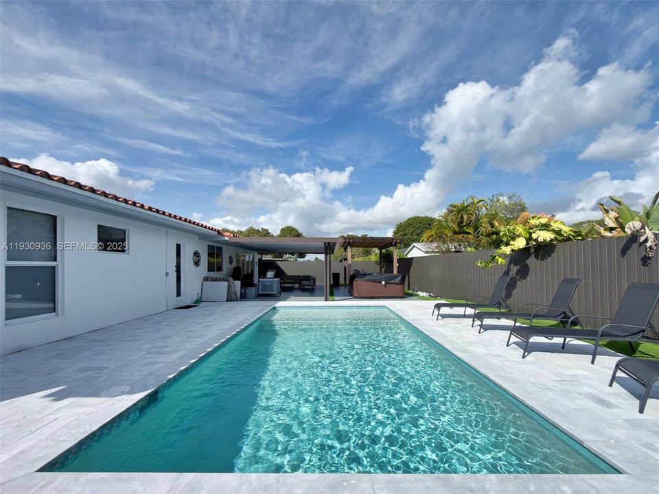 待售: $1,099,000 (4 贝兹, 2 浴室, 1716 平方英尺)