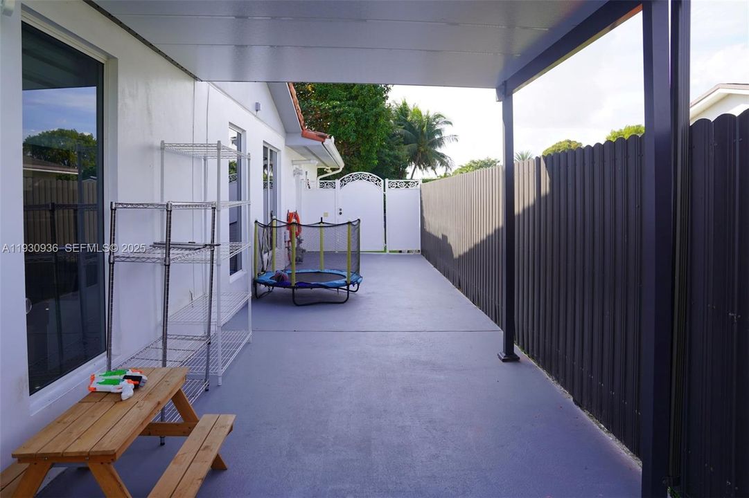 待售: $1,099,000 (4 贝兹, 2 浴室, 1716 平方英尺)