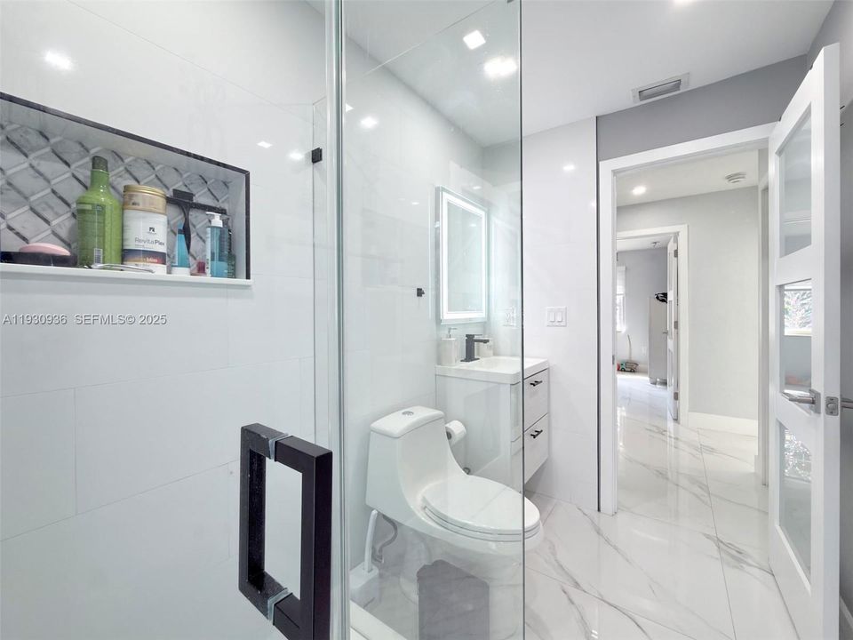 待售: $1,099,000 (4 贝兹, 2 浴室, 1716 平方英尺)