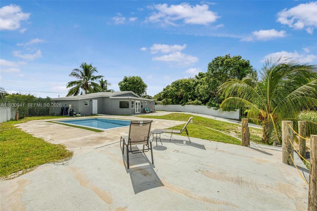 En Renta: $4,500 (4 camas, 3 baños, 1460 Pies cuadrados)