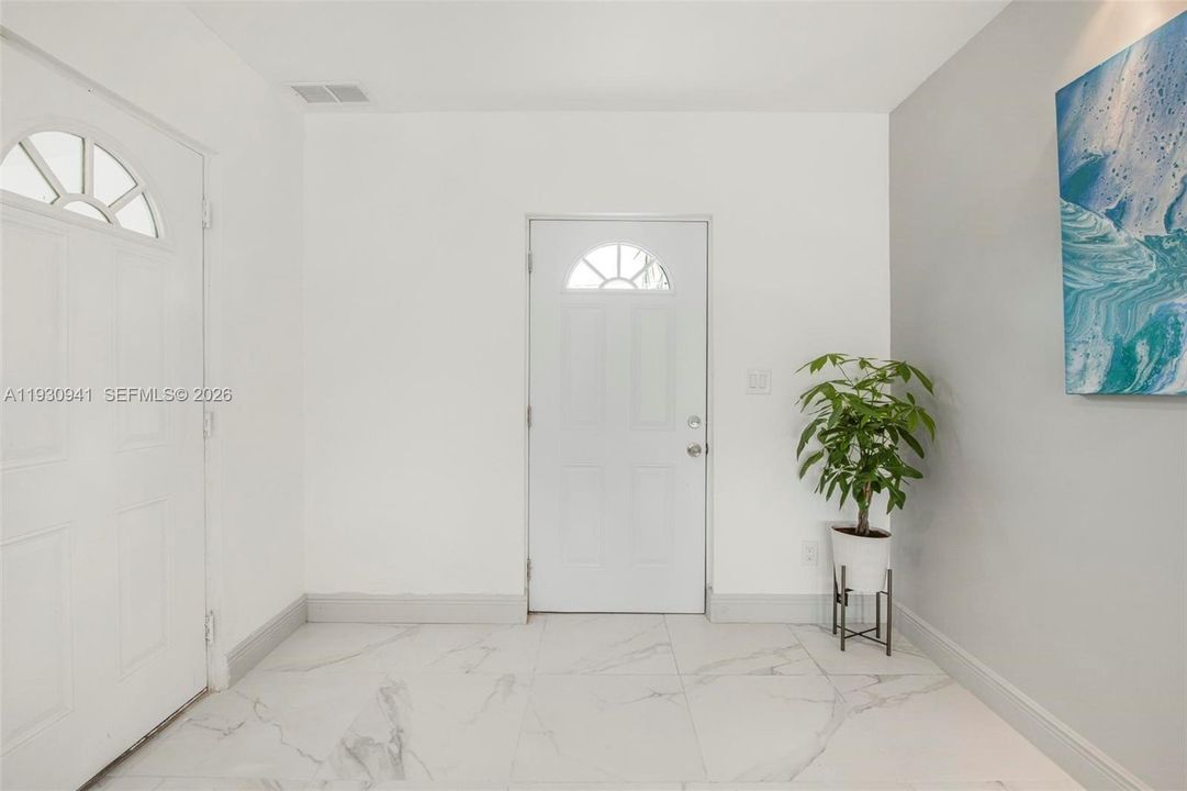 En Renta: $4,500 (4 camas, 3 baños, 1460 Pies cuadrados)