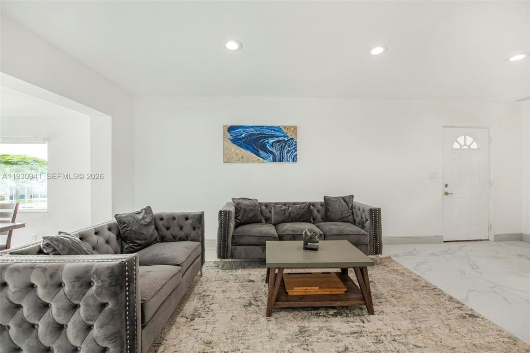 En Renta: $4,500 (4 camas, 3 baños, 1460 Pies cuadrados)