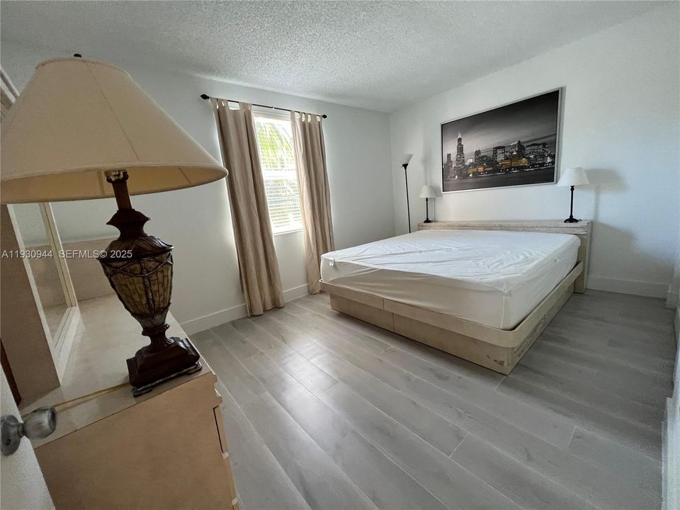 出租: $3,750 (3 贝兹, 2 浴室, 1264 平方英尺)