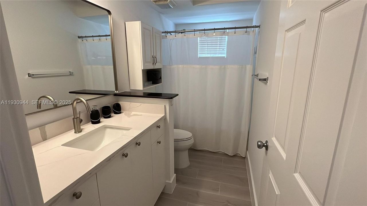 出租: $3,750 (3 贝兹, 2 浴室, 1264 平方英尺)