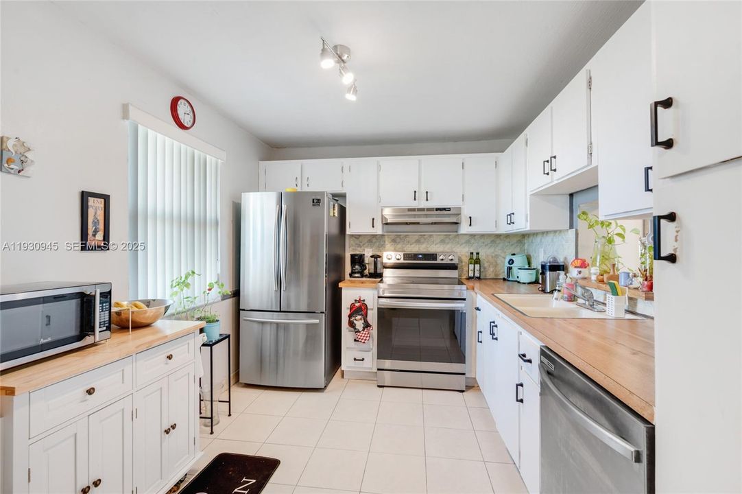 出租: $2,100 (2 贝兹, 2 浴室, 1190 平方英尺)