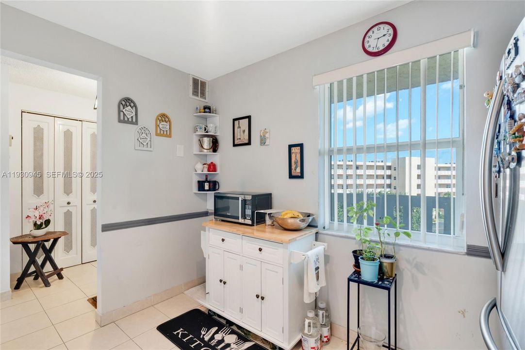 出租: $2,100 (2 贝兹, 2 浴室, 1190 平方英尺)