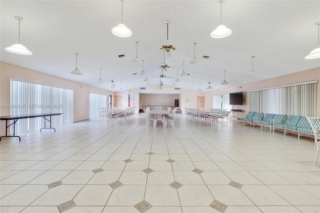 出租: $2,100 (2 贝兹, 2 浴室, 1190 平方英尺)