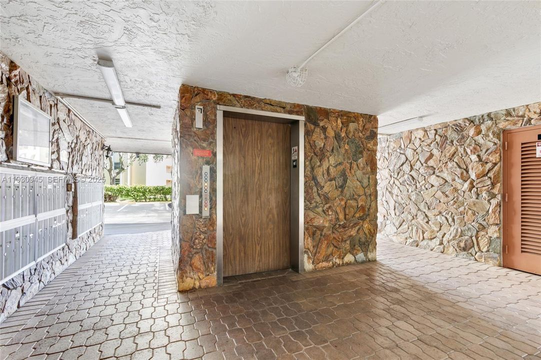 出租: $2,100 (2 贝兹, 2 浴室, 1190 平方英尺)