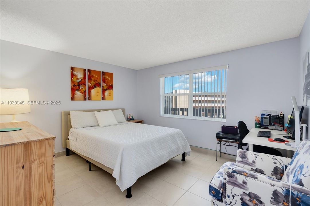 出租: $2,100 (2 贝兹, 2 浴室, 1190 平方英尺)