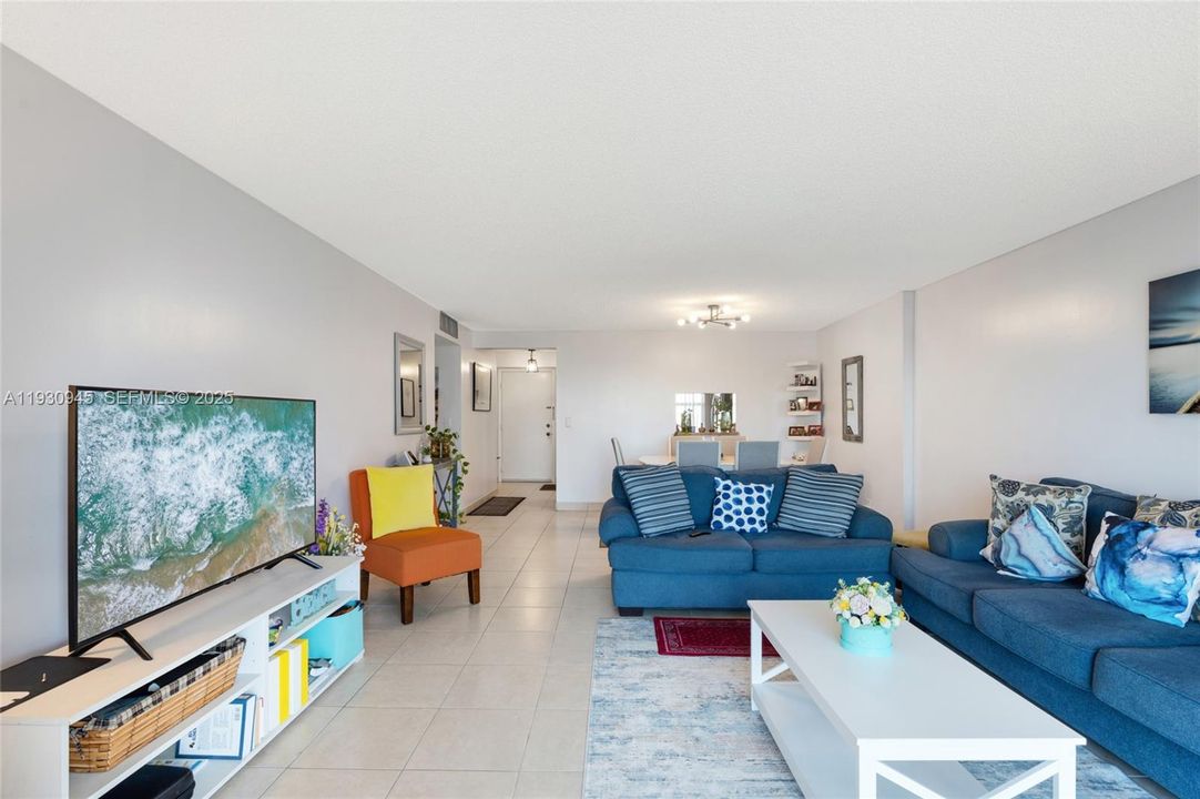 出租: $2,100 (2 贝兹, 2 浴室, 1190 平方英尺)