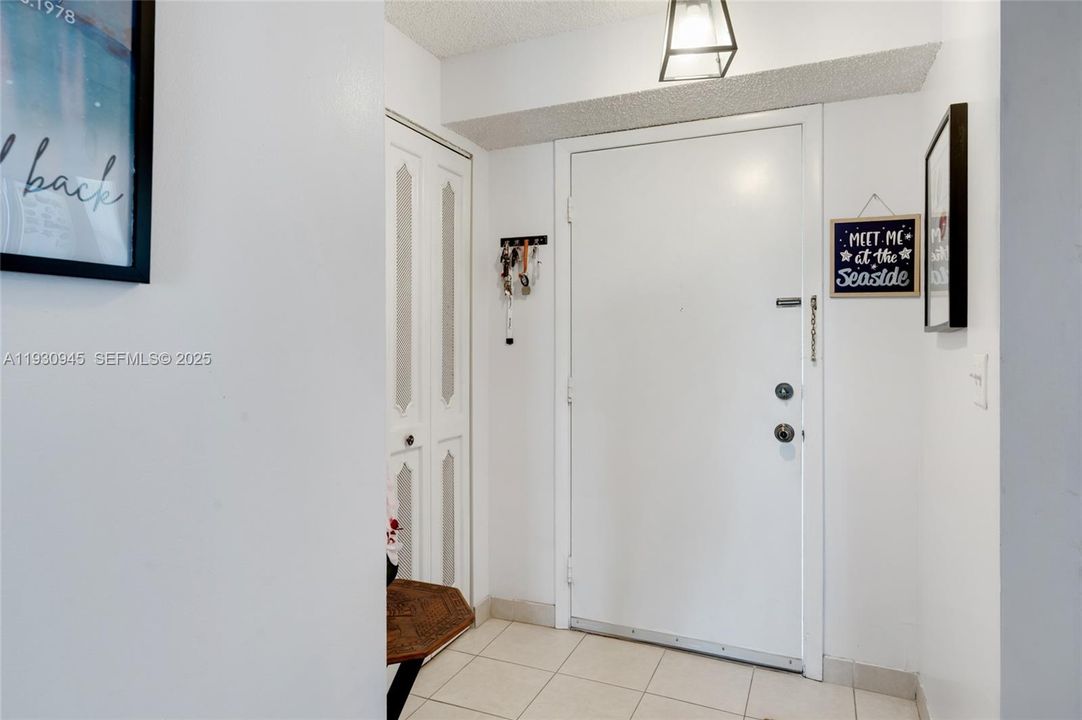 出租: $2,100 (2 贝兹, 2 浴室, 1190 平方英尺)