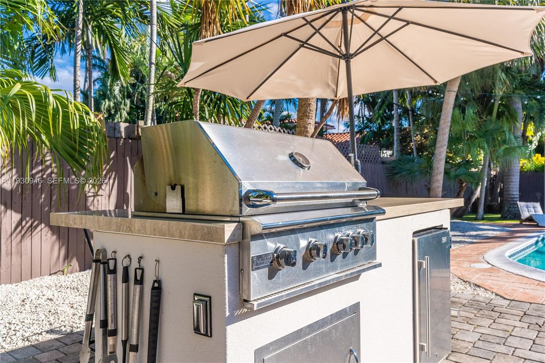 For Sale: $1,800,000 (4 beds, 4 baths, 2605 Square Feet)