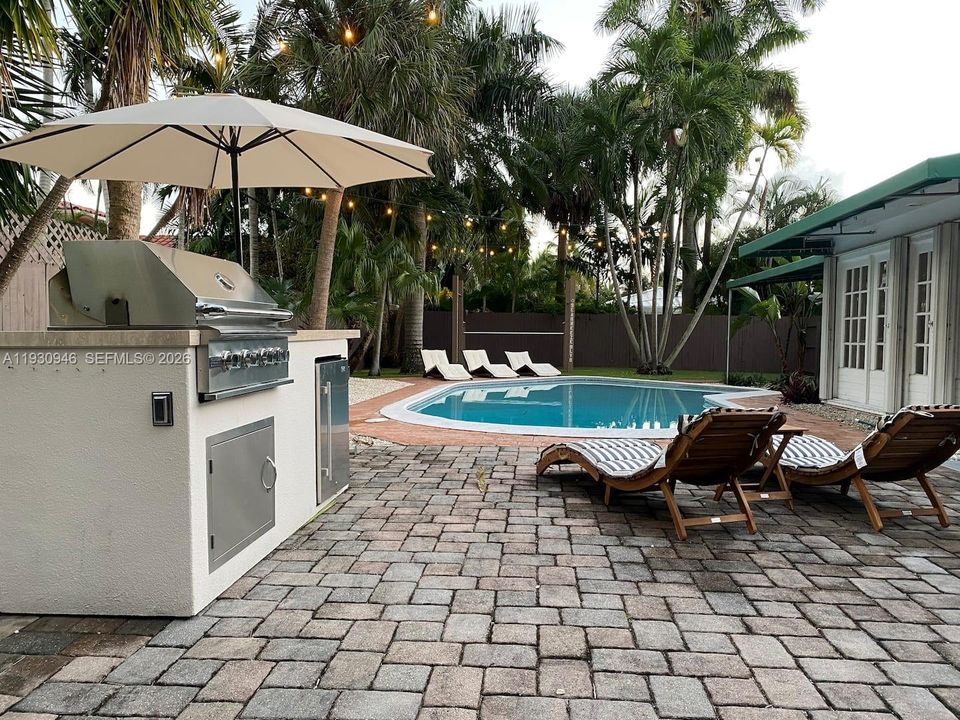 For Sale: $1,800,000 (4 beds, 4 baths, 2605 Square Feet)