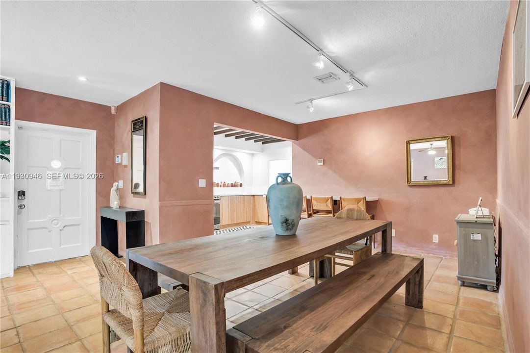 For Sale: $1,800,000 (4 beds, 4 baths, 2605 Square Feet)