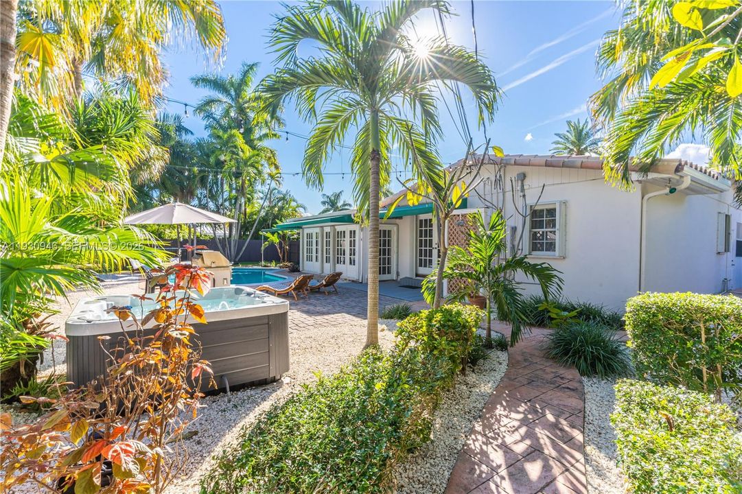 For Sale: $1,800,000 (4 beds, 4 baths, 2605 Square Feet)