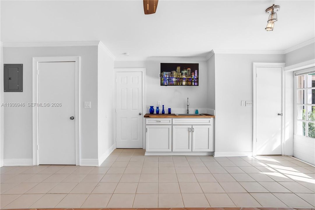 For Sale: $1,800,000 (4 beds, 4 baths, 2605 Square Feet)