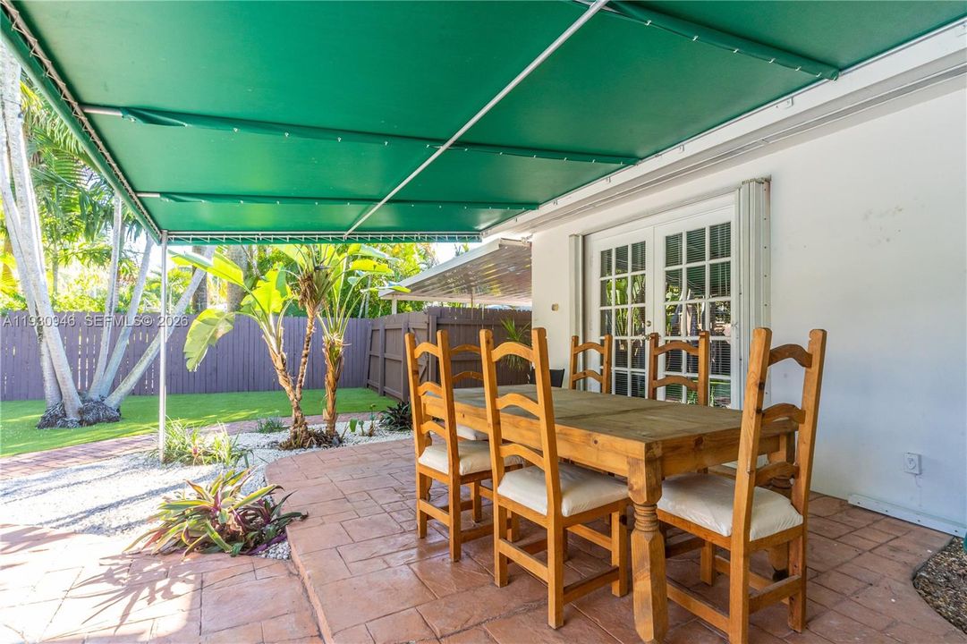 For Sale: $1,800,000 (4 beds, 4 baths, 2605 Square Feet)