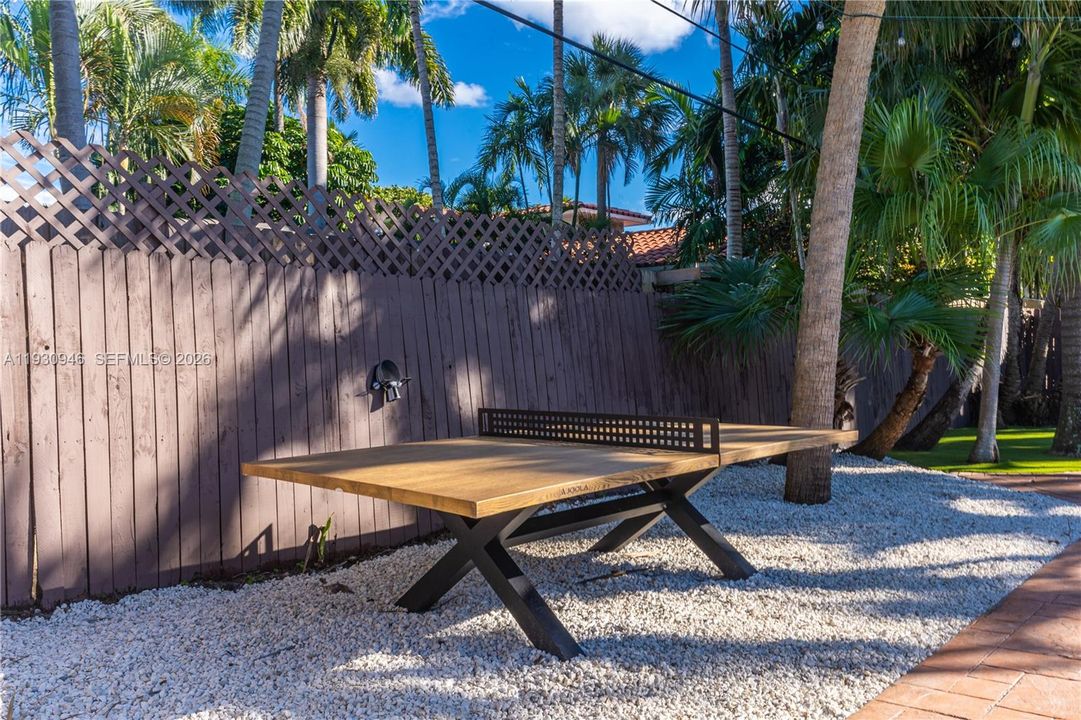 For Sale: $1,800,000 (4 beds, 4 baths, 2605 Square Feet)