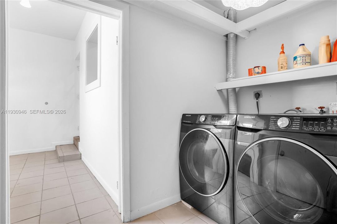 For Sale: $1,800,000 (4 beds, 4 baths, 2605 Square Feet)