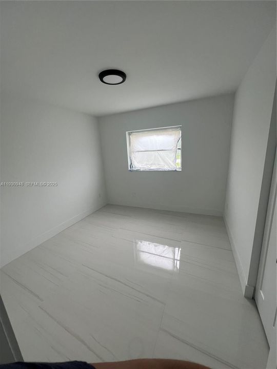 For Rent: $3,700 (5 beds, 2 baths, 2054 Square Feet)