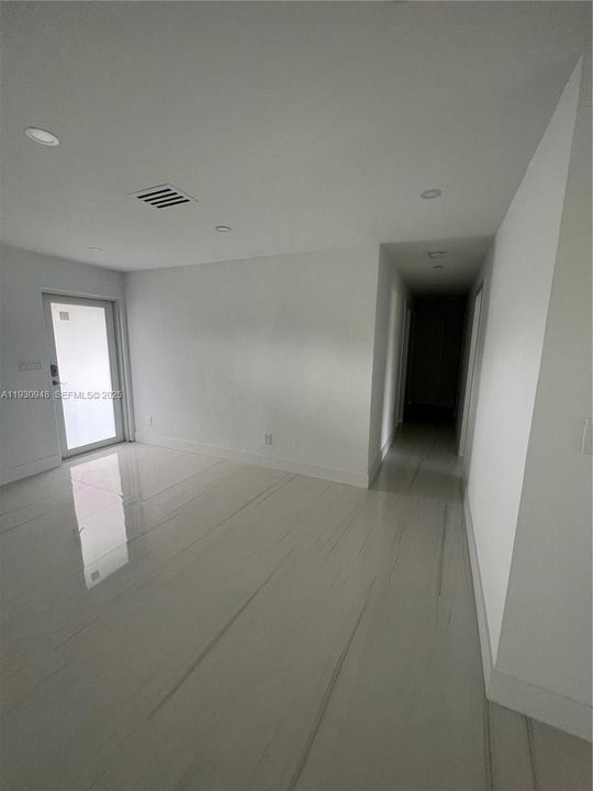 For Rent: $3,700 (5 beds, 2 baths, 2054 Square Feet)