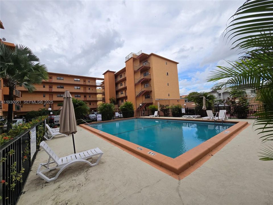 For Rent: $2,950 (3 beds, 2 baths, 1296 Square Feet)