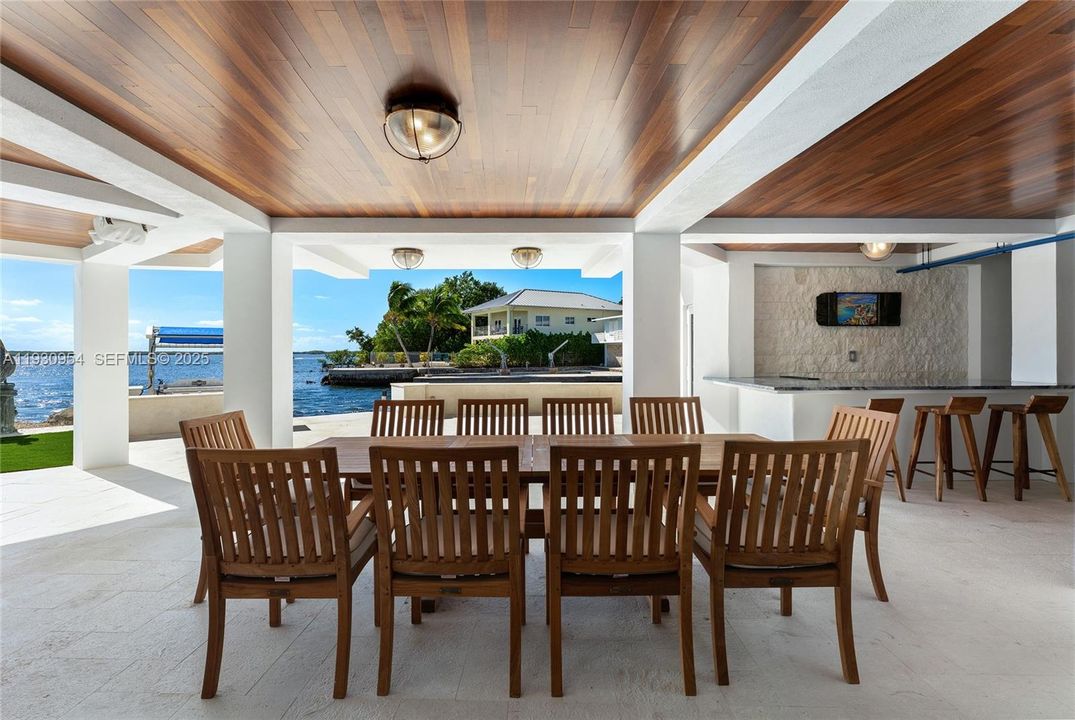 На продажу: $11,380,000 (4 спален, 5 ванн, 3723 Квадратных фут)