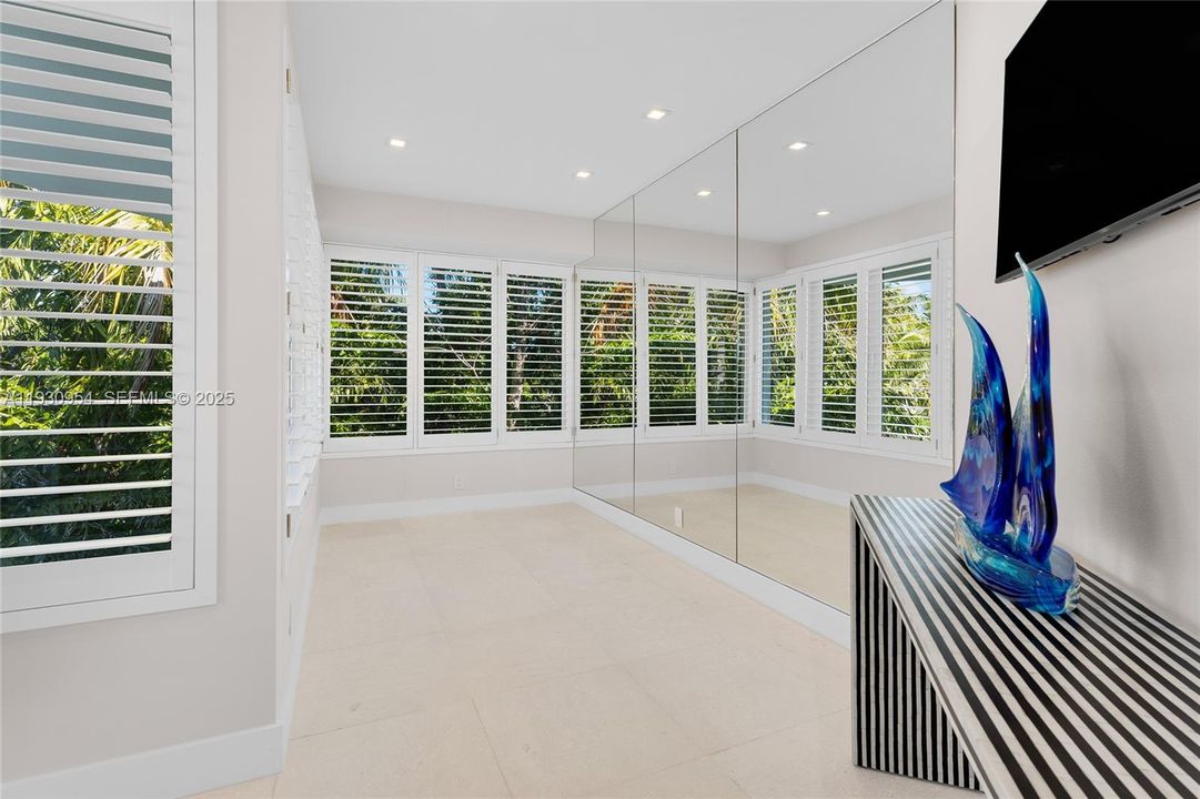 На продажу: $11,380,000 (4 спален, 5 ванн, 3723 Квадратных фут)