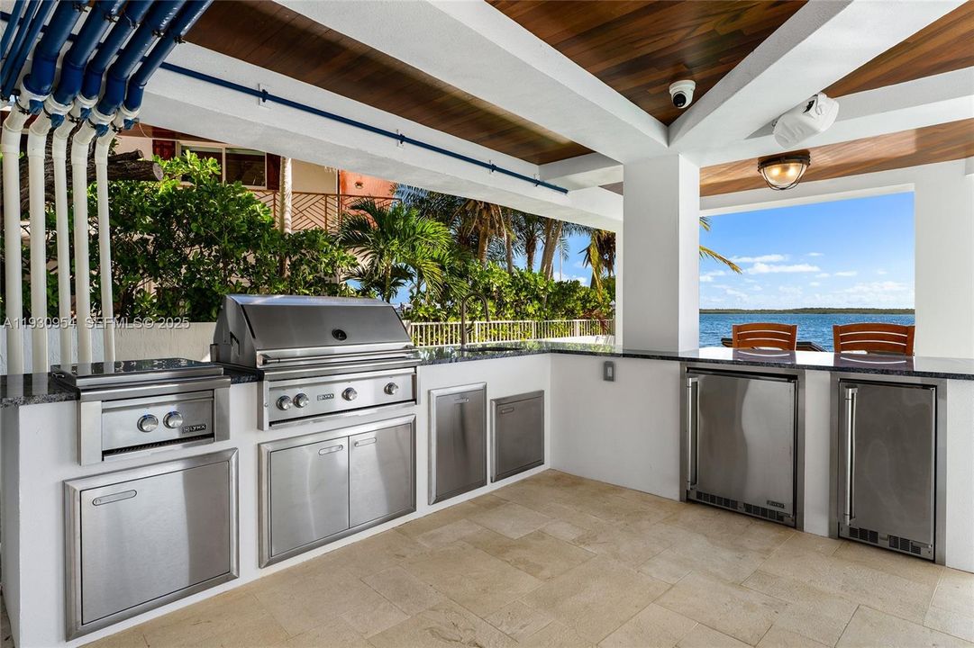 На продажу: $11,380,000 (4 спален, 5 ванн, 3723 Квадратных фут)