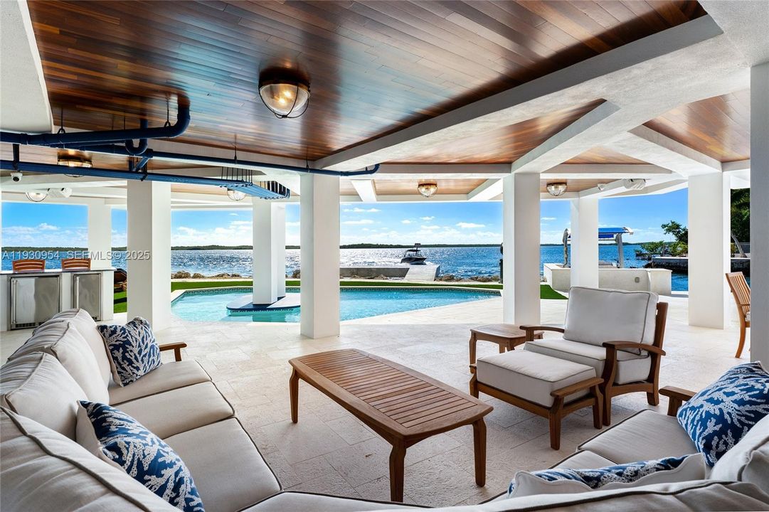 На продажу: $11,380,000 (4 спален, 5 ванн, 3723 Квадратных фут)