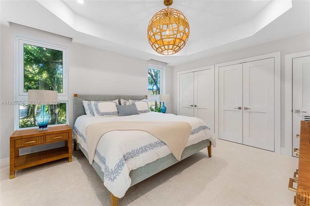 На продажу: $11,380,000 (4 спален, 5 ванн, 3723 Квадратных фут)