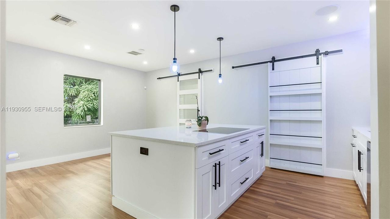 For Sale: $585,000 (4 beds, 2 baths, 1333 Square Feet)