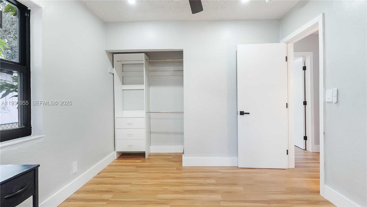 For Sale: $585,000 (4 beds, 2 baths, 1333 Square Feet)