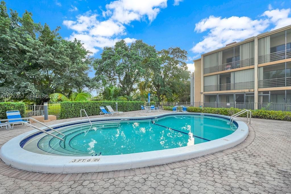 На продажу: $325,000 (2 спален, 2 ванн, 1242 Квадратных фут)