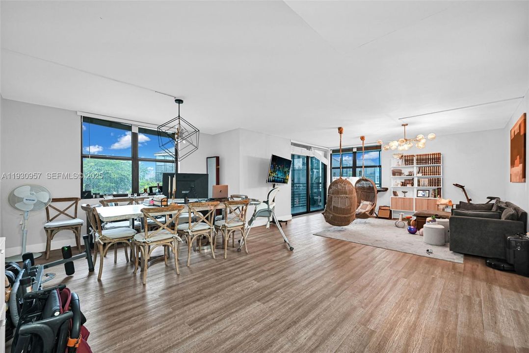 На продажу: $325,000 (2 спален, 2 ванн, 1242 Квадратных фут)