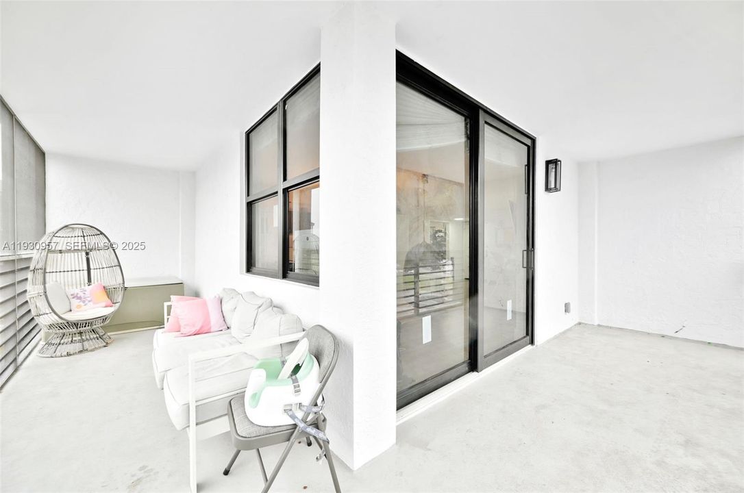 На продажу: $325,000 (2 спален, 2 ванн, 1242 Квадратных фут)