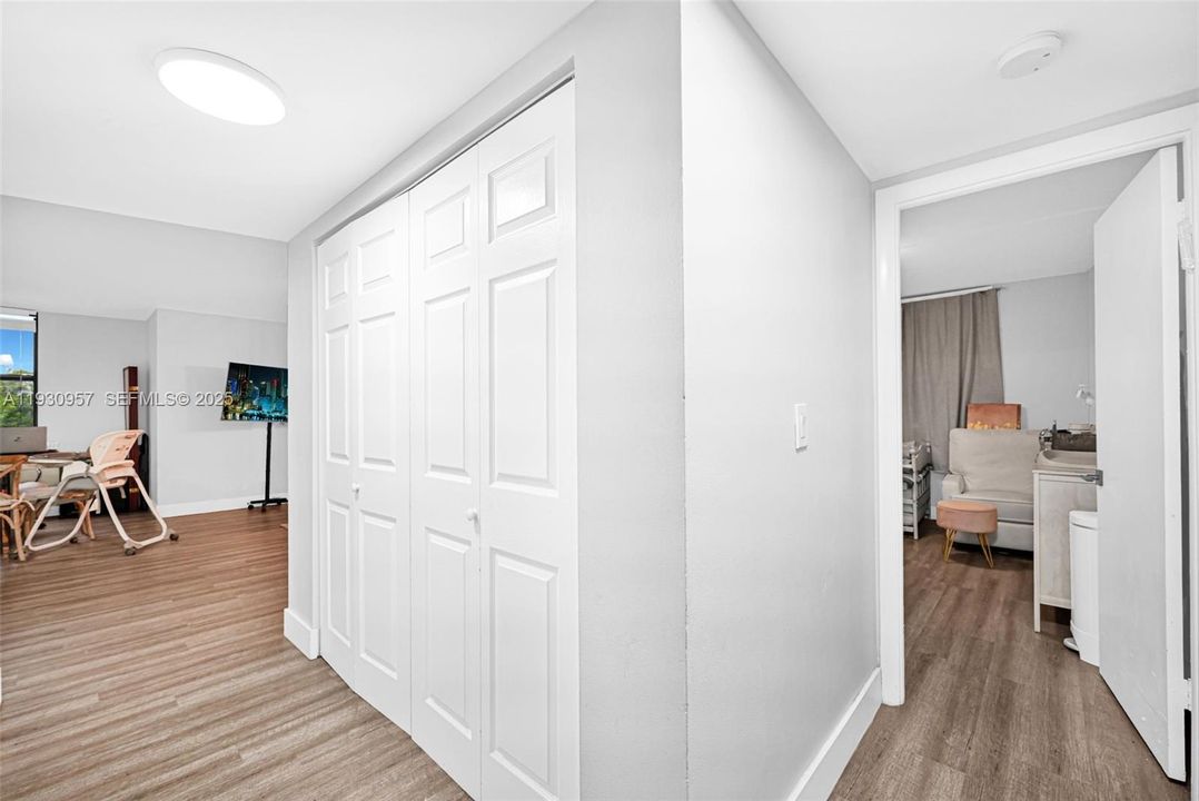 На продажу: $325,000 (2 спален, 2 ванн, 1242 Квадратных фут)