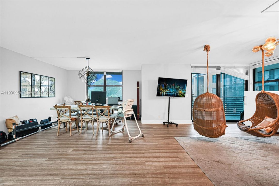 На продажу: $325,000 (2 спален, 2 ванн, 1242 Квадратных фут)