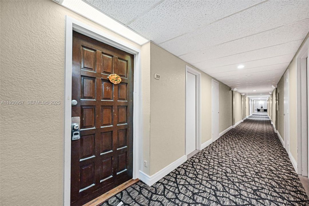 На продажу: $325,000 (2 спален, 2 ванн, 1242 Квадратных фут)