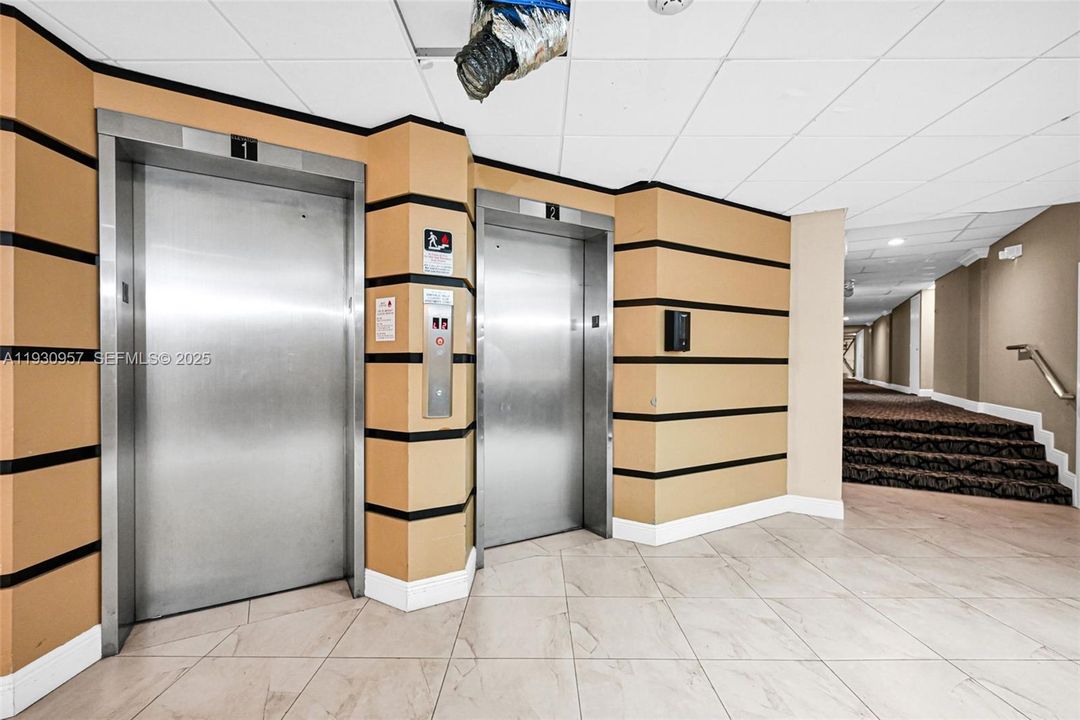 На продажу: $325,000 (2 спален, 2 ванн, 1242 Квадратных фут)