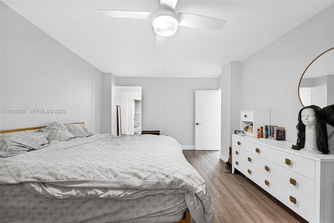 На продажу: $325,000 (2 спален, 2 ванн, 1242 Квадратных фут)