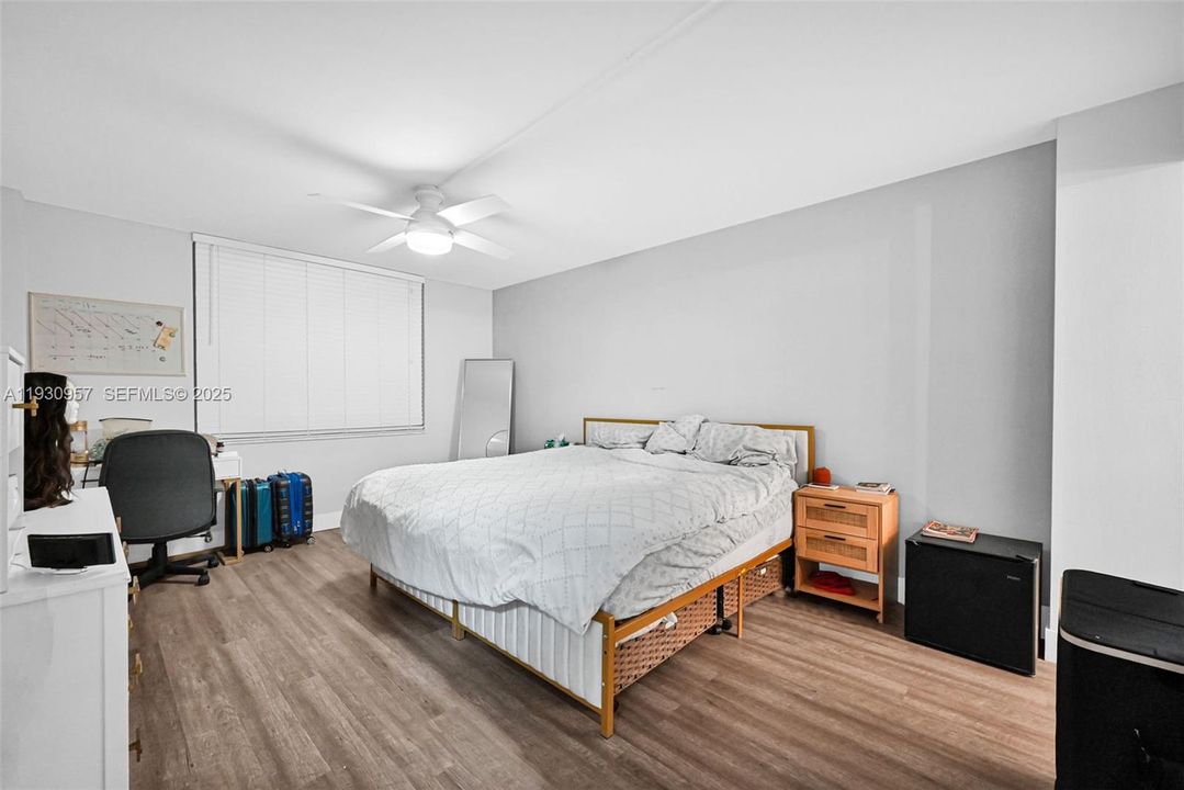 На продажу: $325,000 (2 спален, 2 ванн, 1242 Квадратных фут)