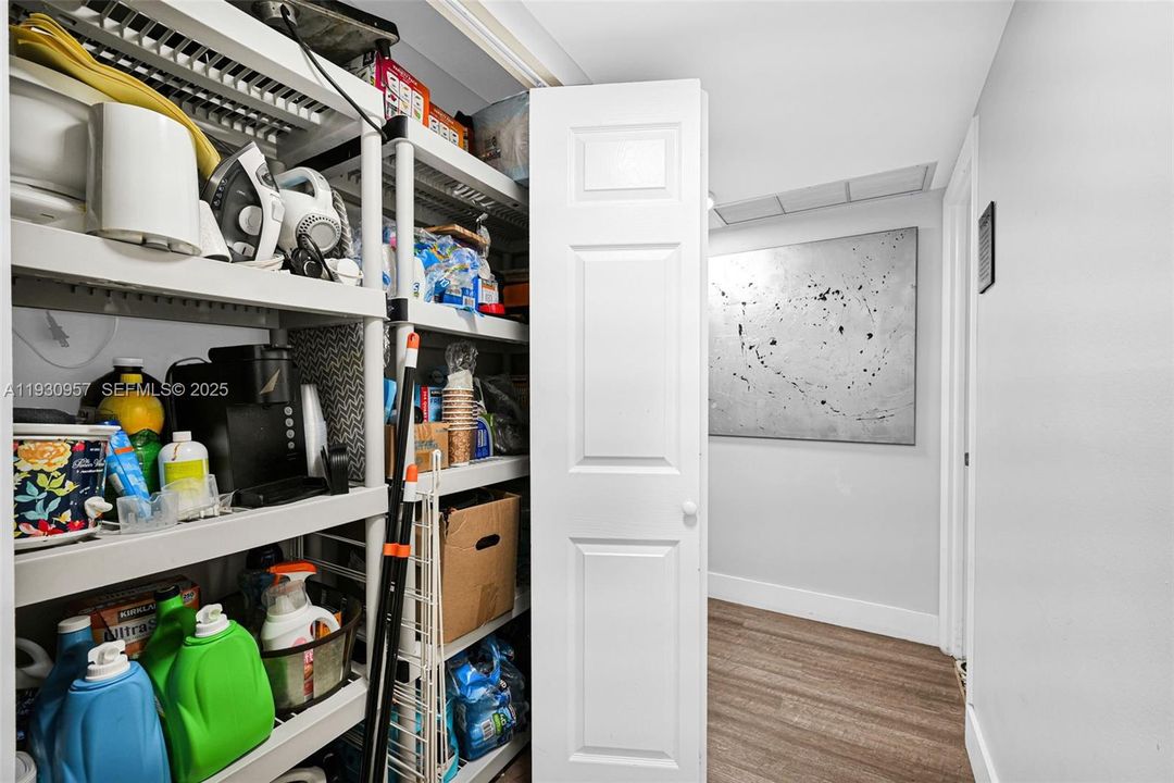 На продажу: $325,000 (2 спален, 2 ванн, 1242 Квадратных фут)