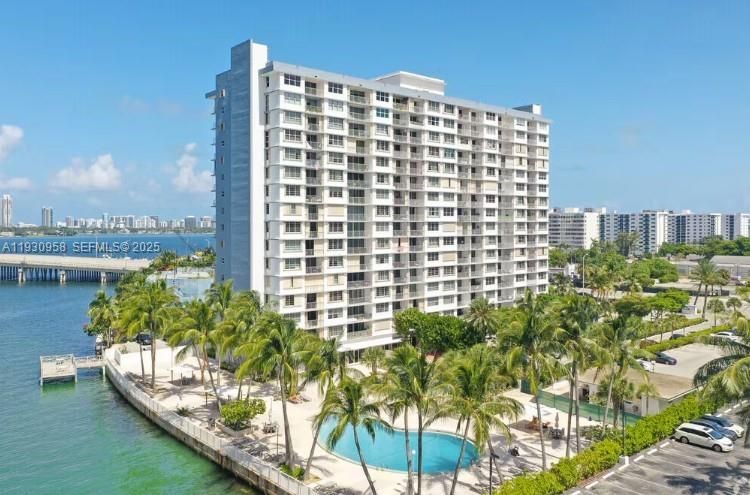 For Sale: $205,000 (0 beds, 1 baths, 577 Square Feet)