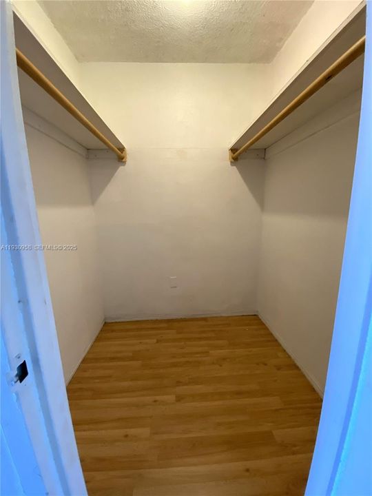 For Sale: $205,000 (0 beds, 1 baths, 577 Square Feet)