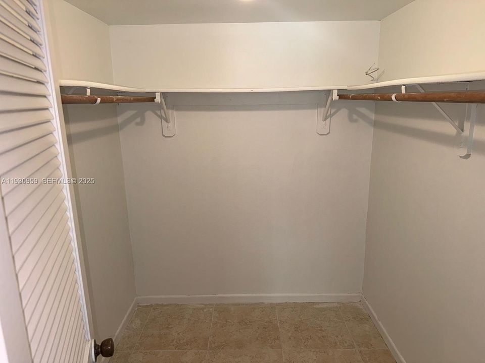 На продажу: $254,000 (2 спален, 2 ванн, 1033 Квадратных фут)