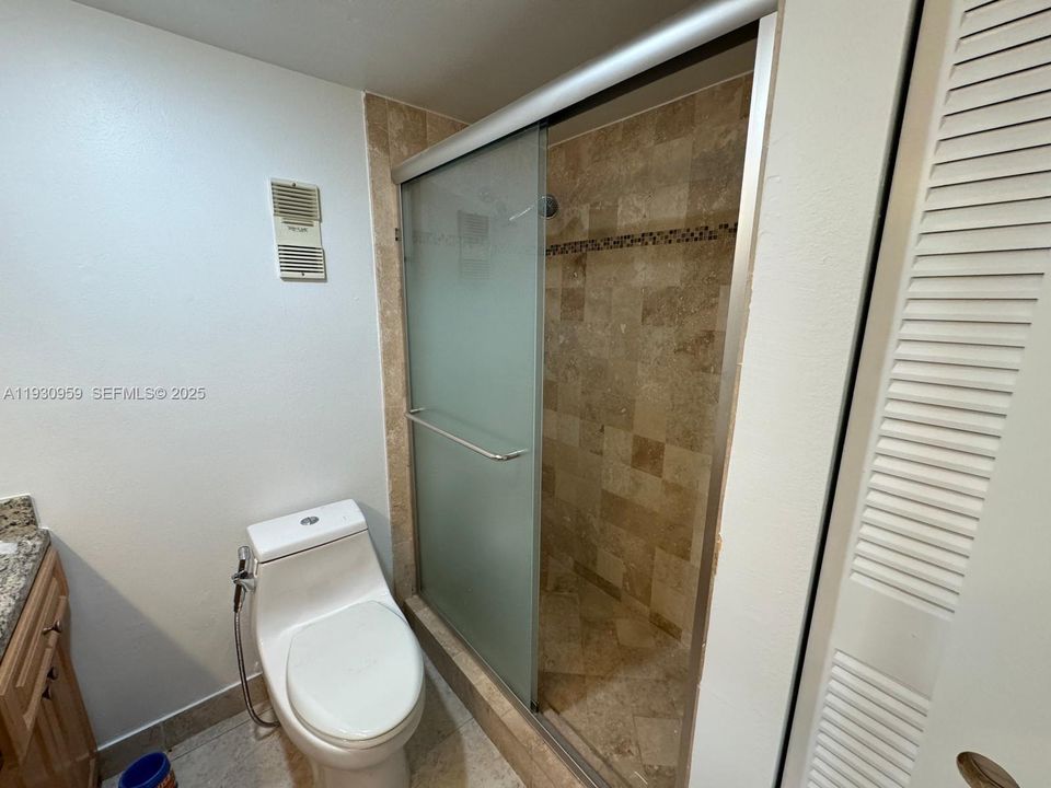 На продажу: $254,000 (2 спален, 2 ванн, 1033 Квадратных фут)